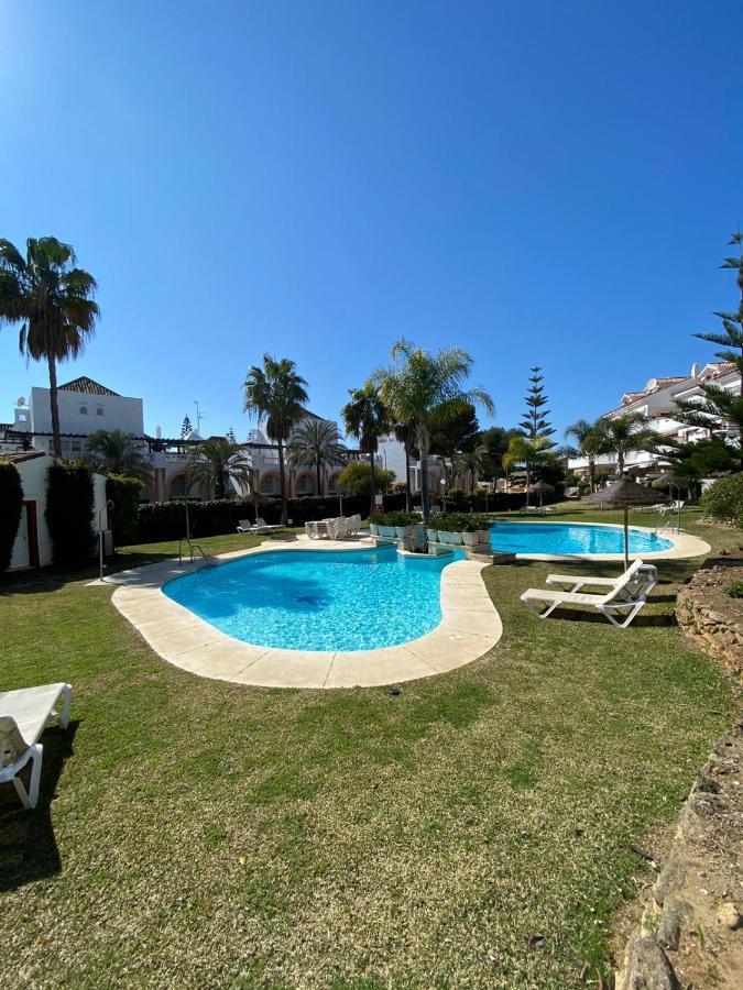 Luxury Beach Side Apartment In Marbella Playa Экстерьер фото